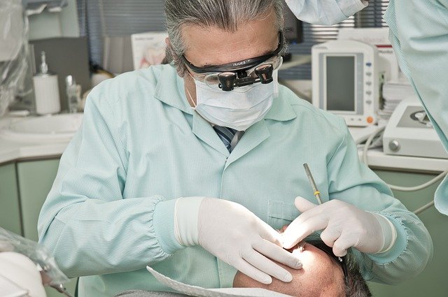protezy zębowe Łódź