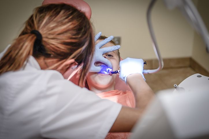 Dentysta na Jelonkach – jak znaleźć dobrego specjalistę?