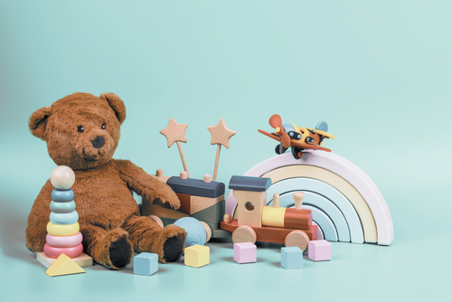 Drewniane zabawki – dlaczego warto wybrać je dla swojego dziecka?