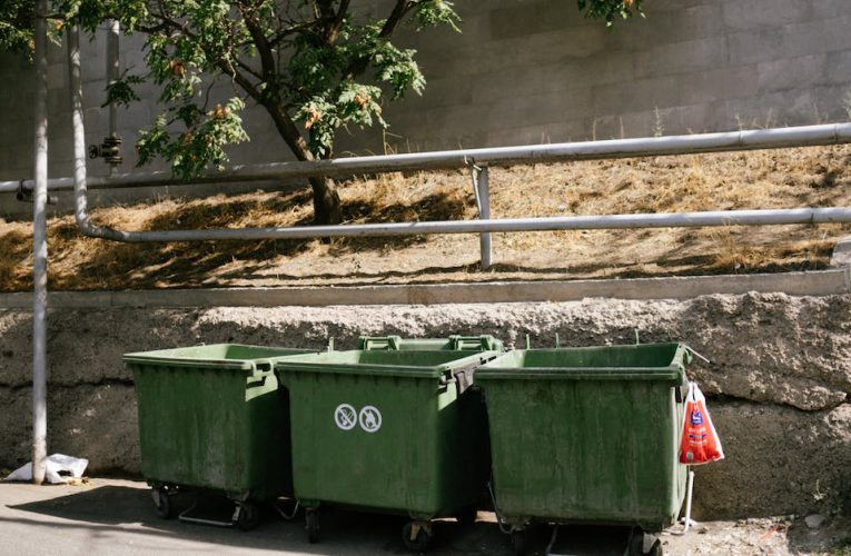 Wyrzucanie starych ubrań i szmat – odkryj najlepsze miejsca na to