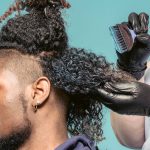 6 kroków jak skutecznie obciąć fryzurę damską - poradnik dla początkujących